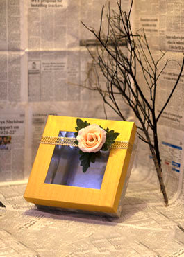 Gold and Wallpaper Design Box For Packing Flower with Ribbon Boxes