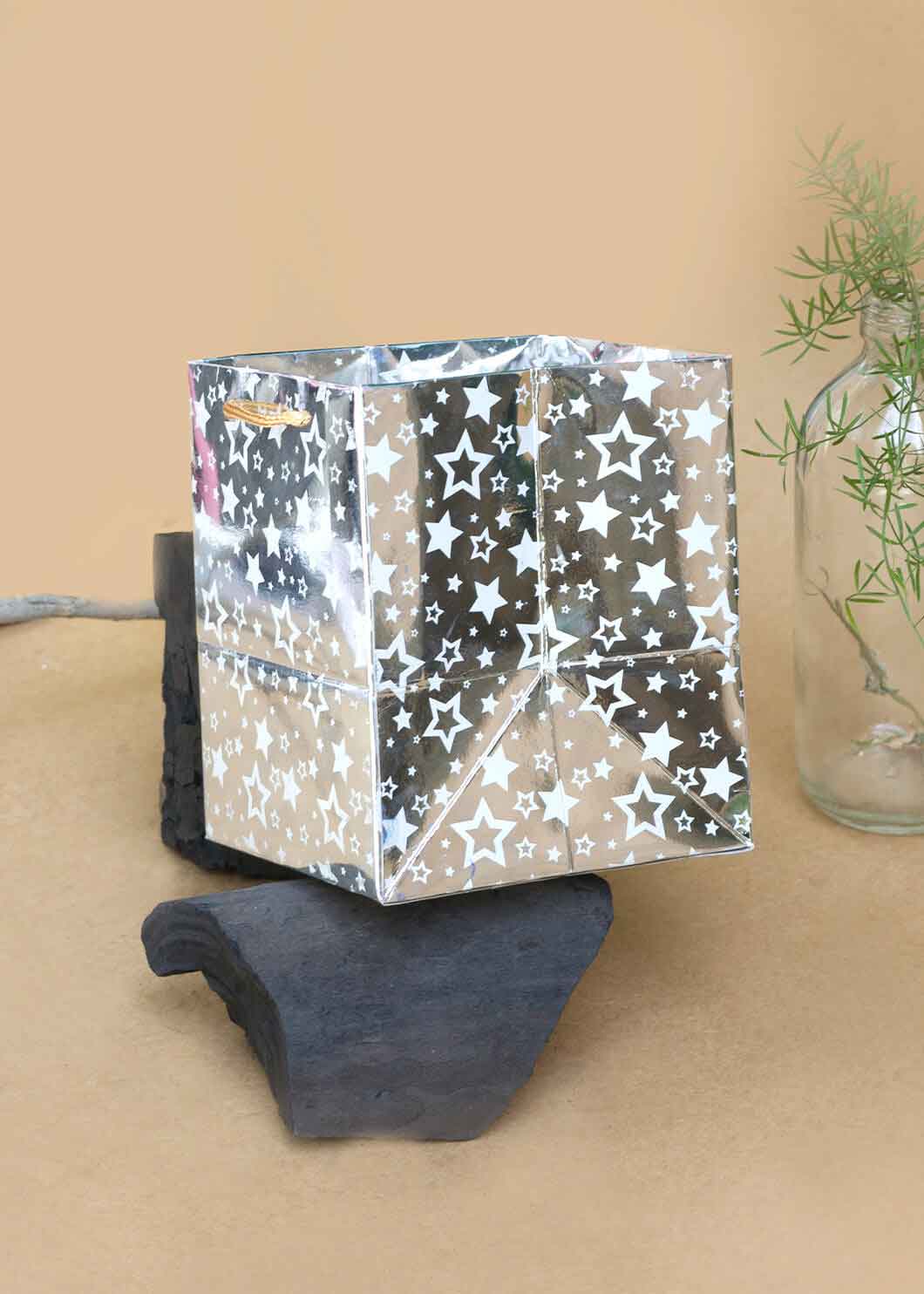 Silver Shiny Paper Bag - Star Pattern Design Silver Laminated Paper Bag for Packaging